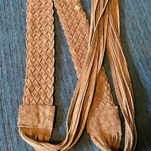 Very cool and awesome braided leather belt! Awesome fringes, genuine leather! - Picture 2 of 3